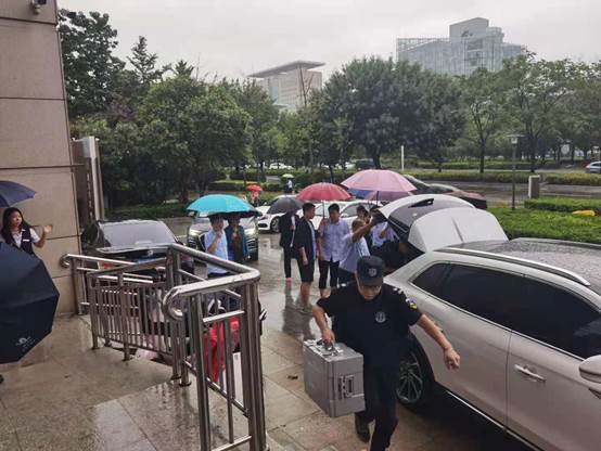 突遭暴雨 洛阳银行郑州分行临危不惧 紧急响应全力保安全 保运营 保服务